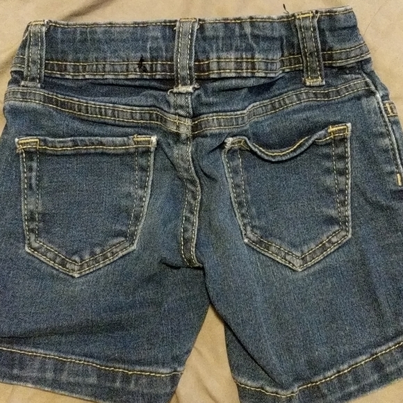 Denim shorts - Picture 2 of 3